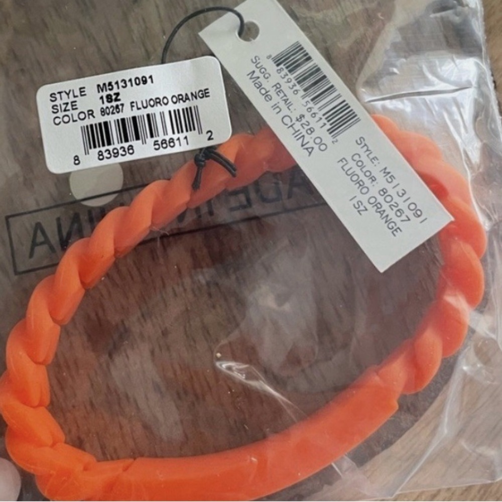 NWT Marc by Marc Jacobs- orange silicone bracelet-UNISEX - Picture 2 of 2